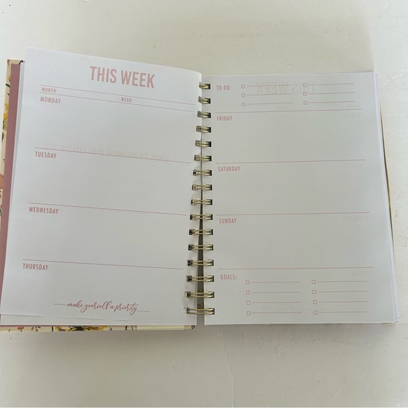 PAPER TALES UNDATED WEEKLY PLANNER NWT - Picture 3 of 11
